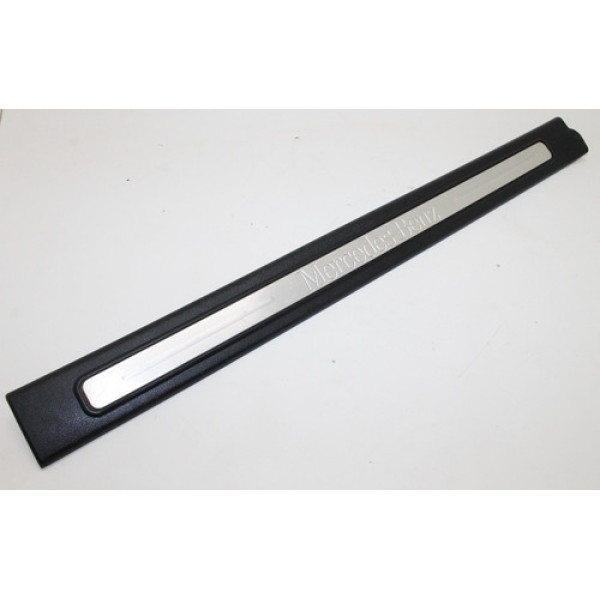 Soleira Da Porta Mercedes B180 2010 Dianteira Esquerda 