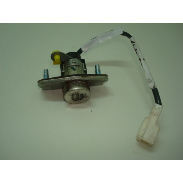 Cilindro Tampa Traseira Nissan Tiida Sedan 2012