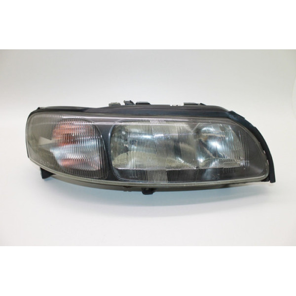Farol Dianteiro Direito Volvo V70 2.4t 2002 89004812