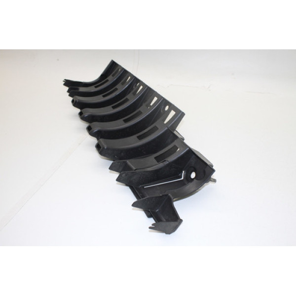 Guia Parachoque Traseiro Peugeot 3008 1.6 Thp Aut 2014