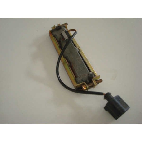 Maçaneta Tampa Traseira Vw Polo Sedan 2006 3b9827566b